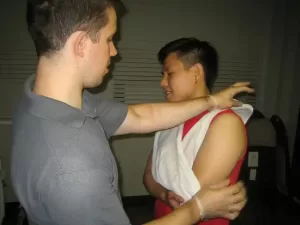 Tying a Sling for an Arm Injury